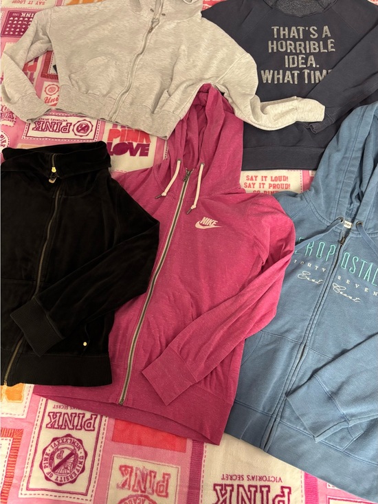 Nike Tops - Tops bundle of 5!